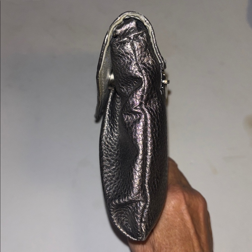 SILVER CLUTCH FAUX LEATHER RHINESTONE DESIGN 2 SNAP CLOSURE
ZIP POCKET OUTSIDE - Picture 5 of 11
